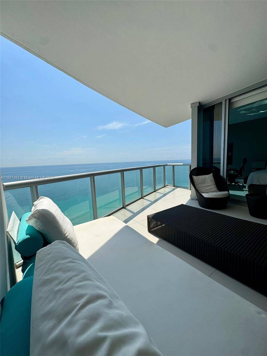 Sunny Isles Beach, FL 33160,17121 Collins Ave #2704