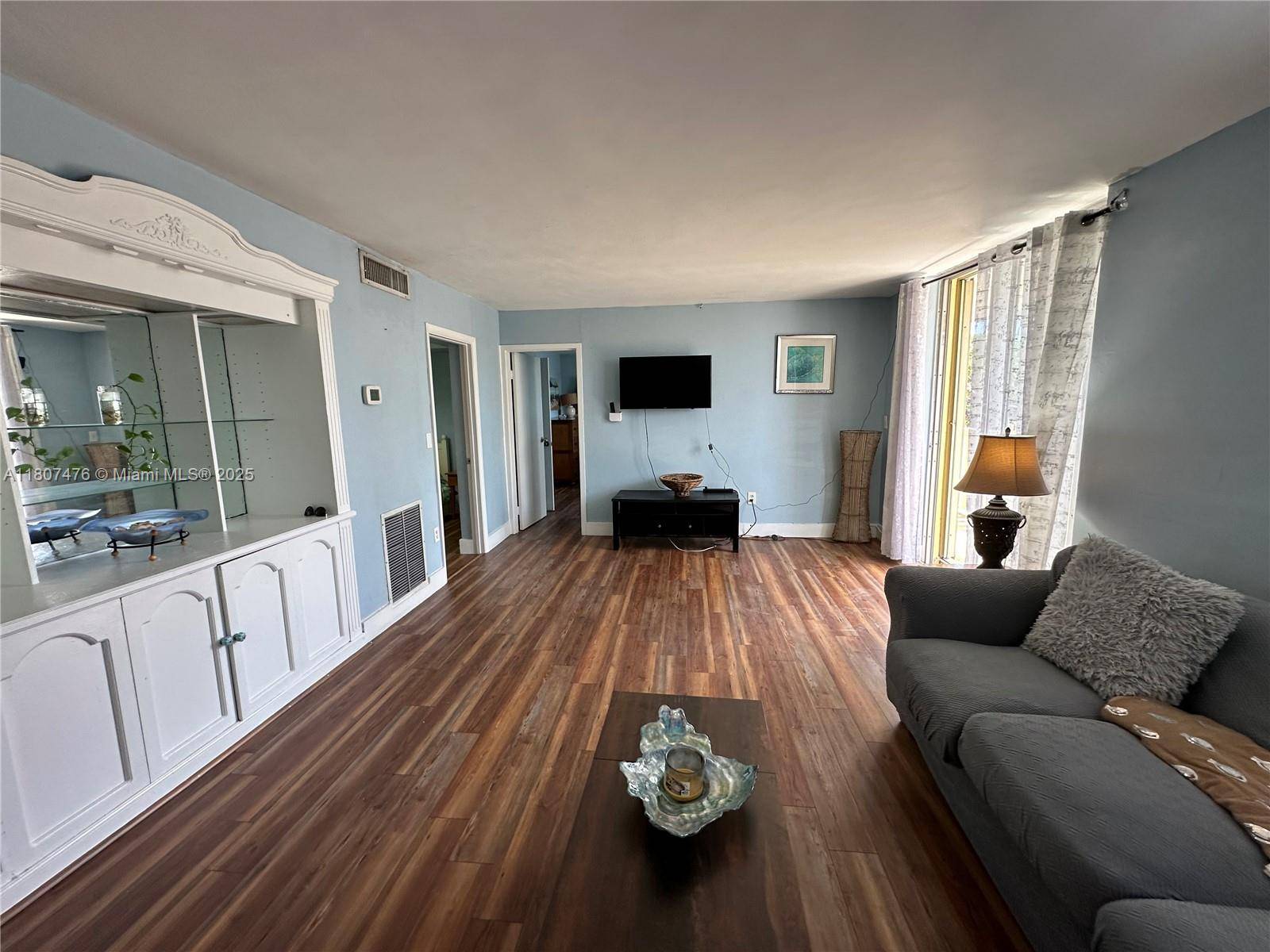 Miami Beach, FL 33141,7900 Tatum Waterway Dr #314