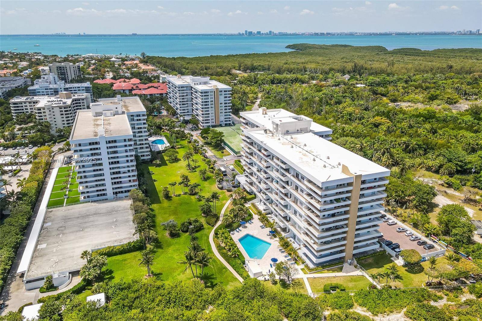 Key Biscayne, FL 33149,199 Ocean Lane Dr #310