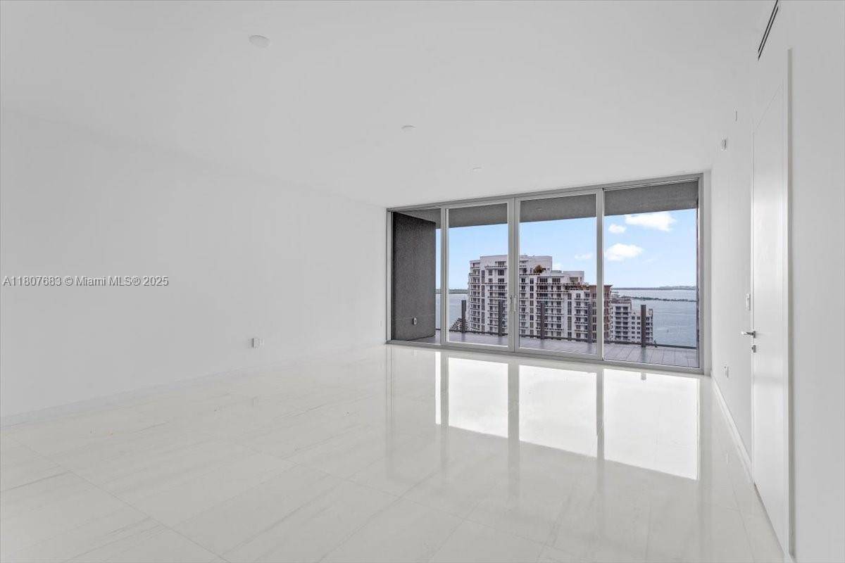 Miami, FL 33131,300 Biscayne Blvd Way #4003