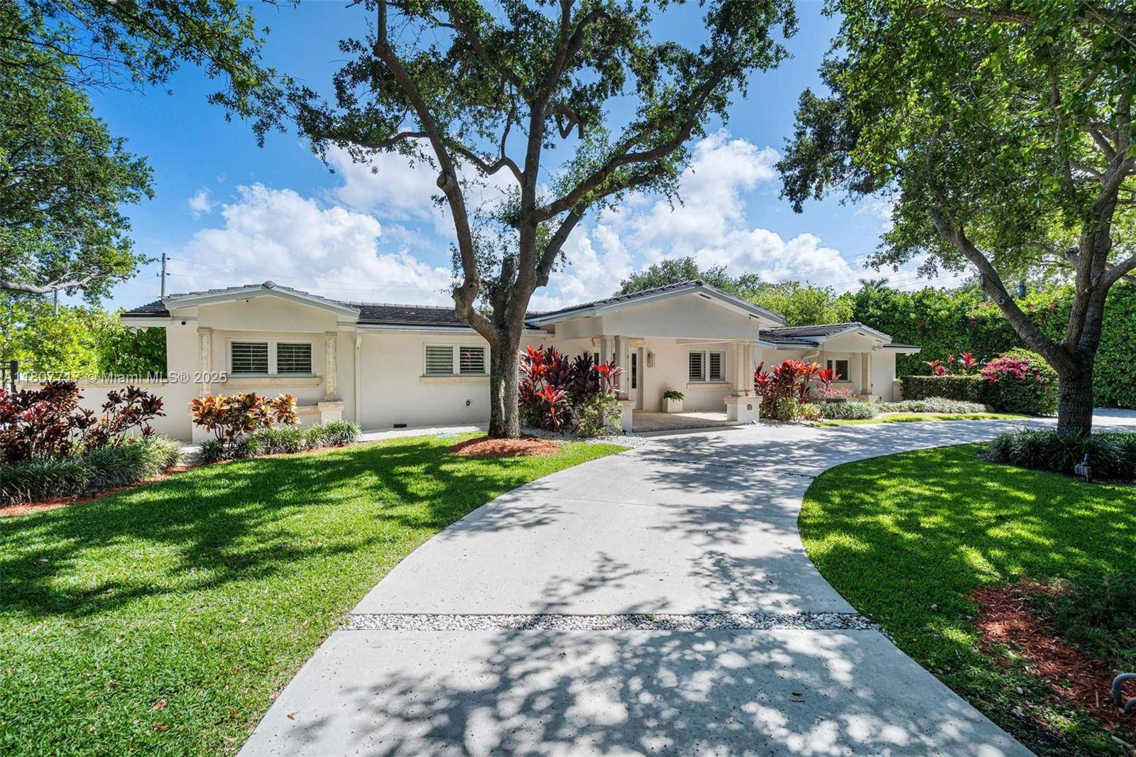 Pinecrest, FL 33156,7160 SW 124th St