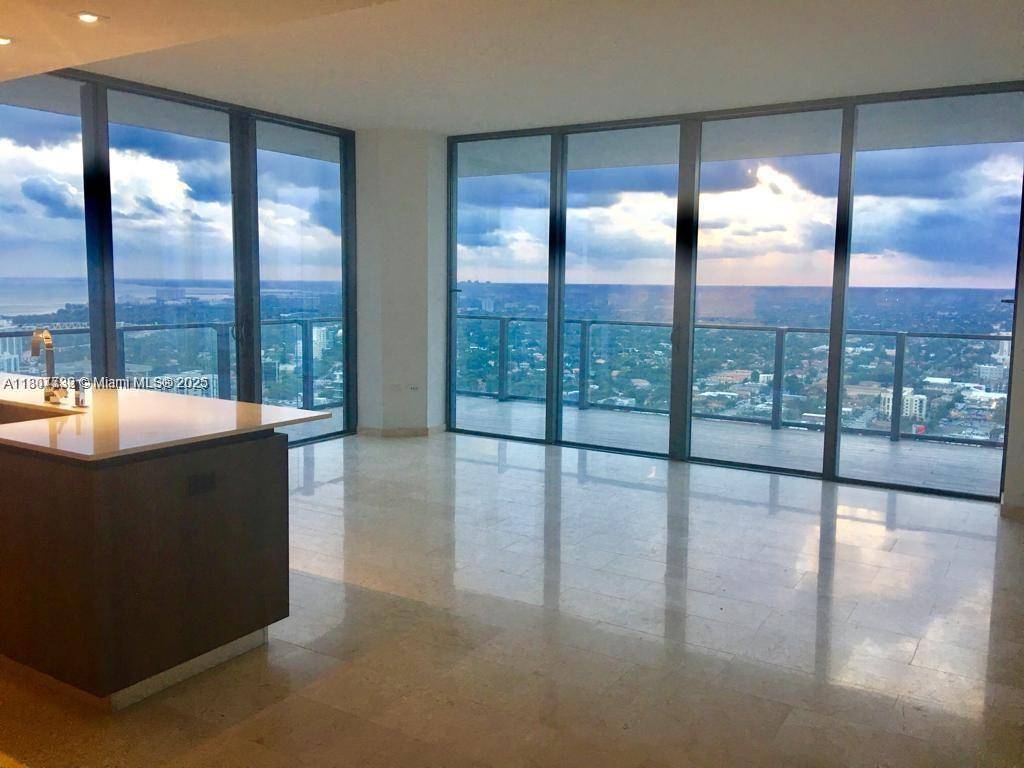 Miami, FL 33130,88 SW 7th St #3402
