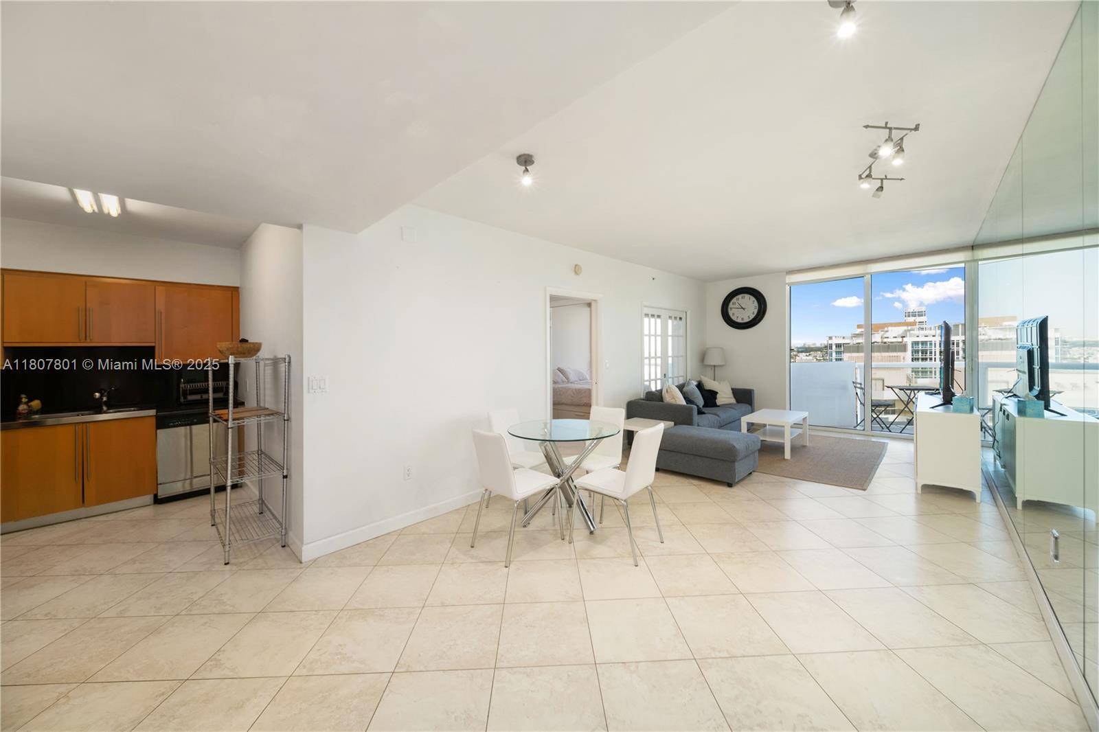 Miami Beach, FL 33141,6365 Collins Ave #2110