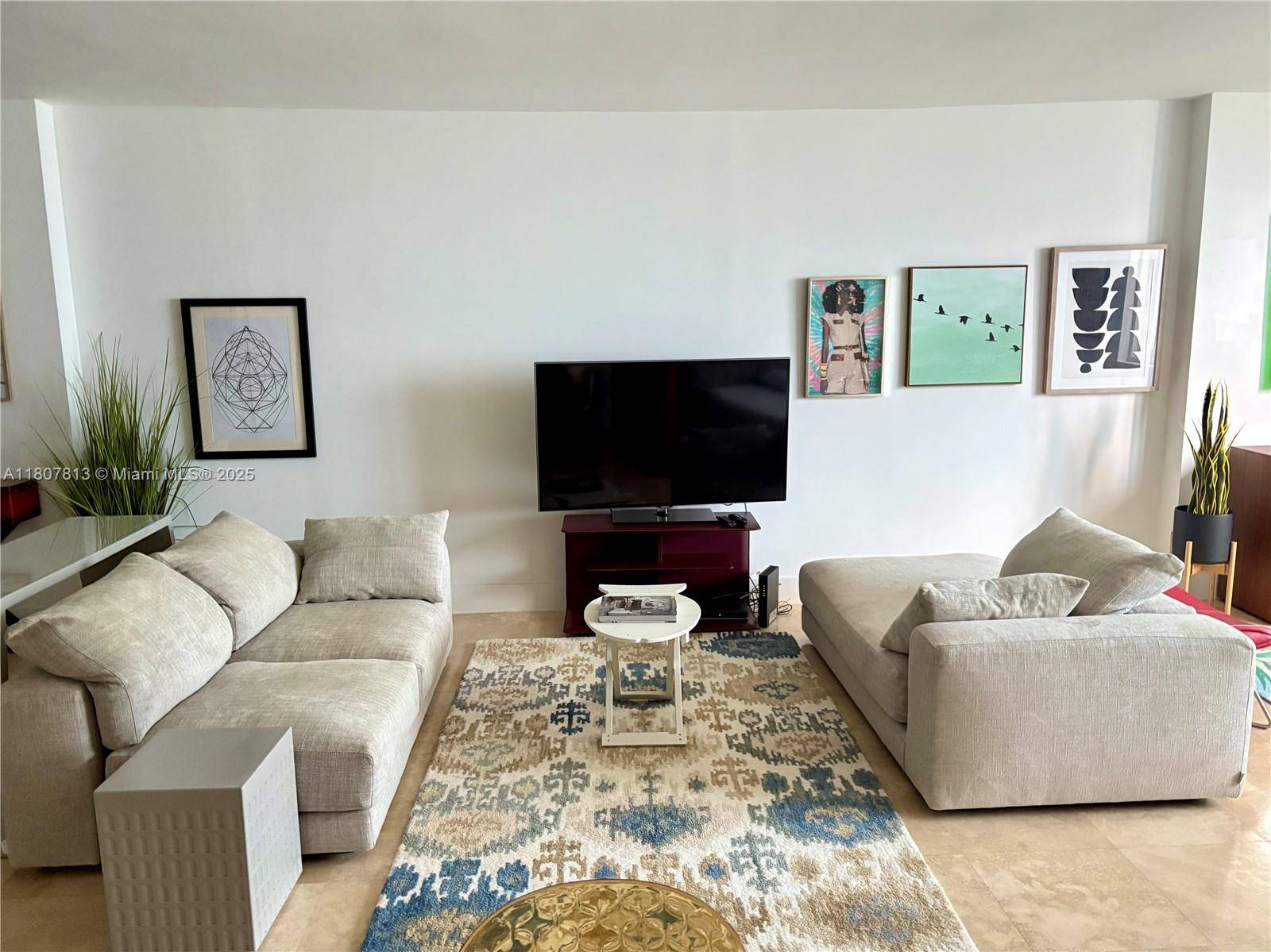 Miami Beach, FL 33139,2301 Collins Ave #1514