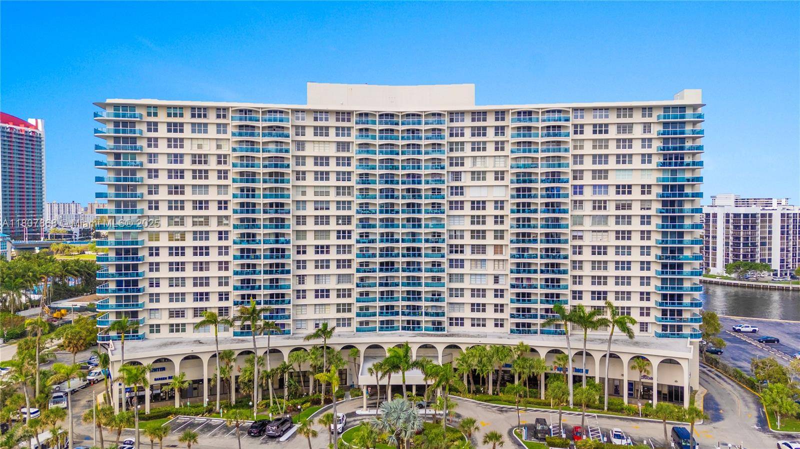 Hollywood, FL 33019,3800 S Ocean Dr #1810