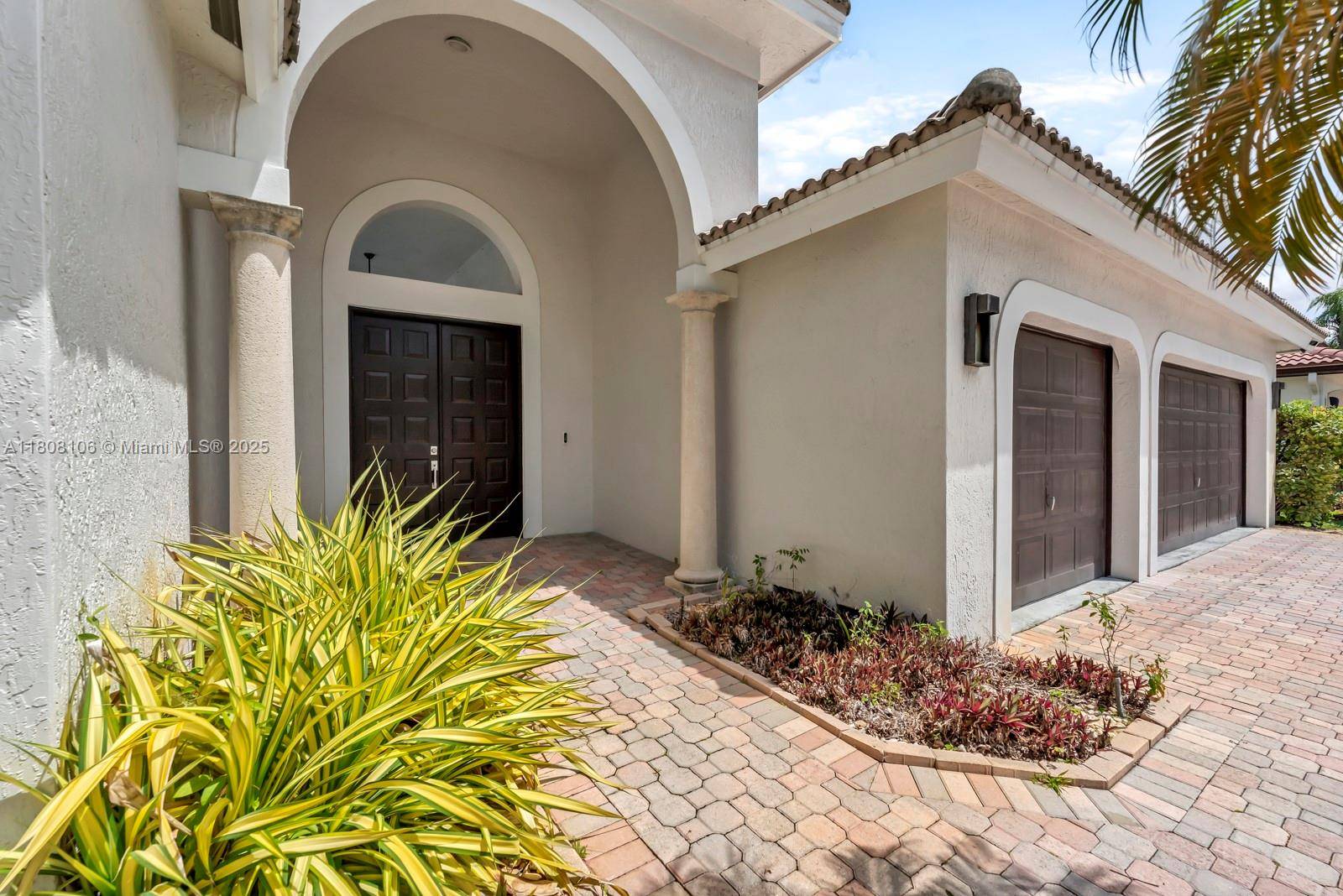 Miramar, FL 33029,18621 SW 39th Ct