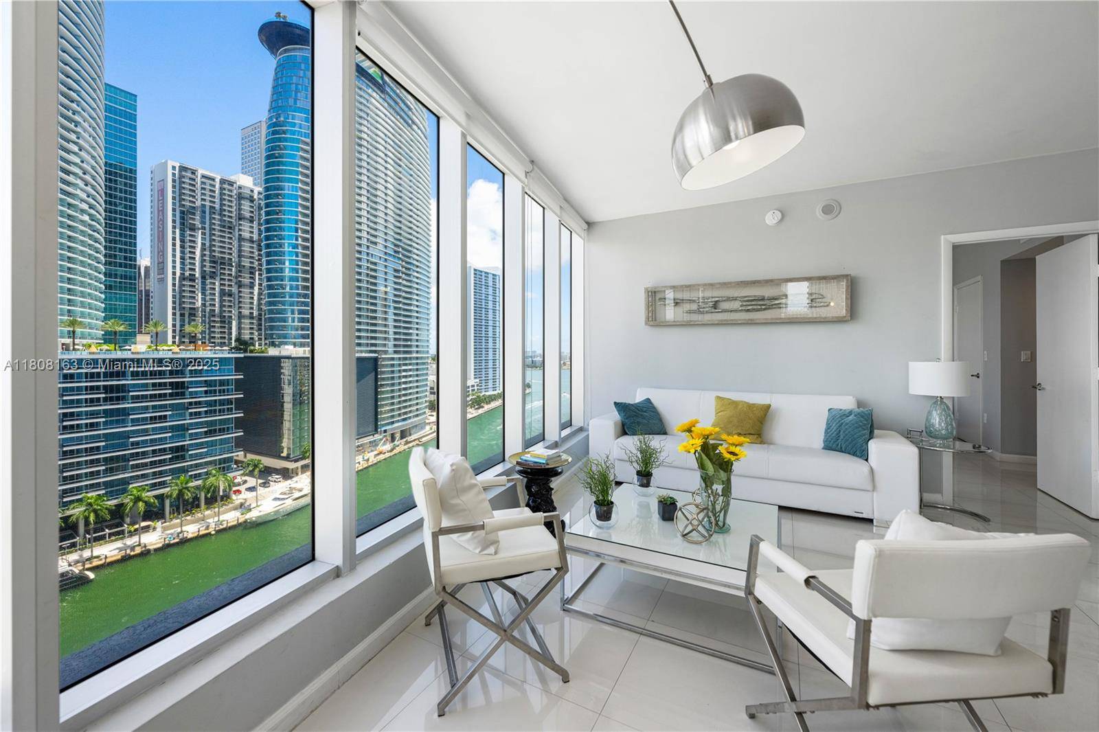 Miami, FL 33131,485 Brickell Ave #1604