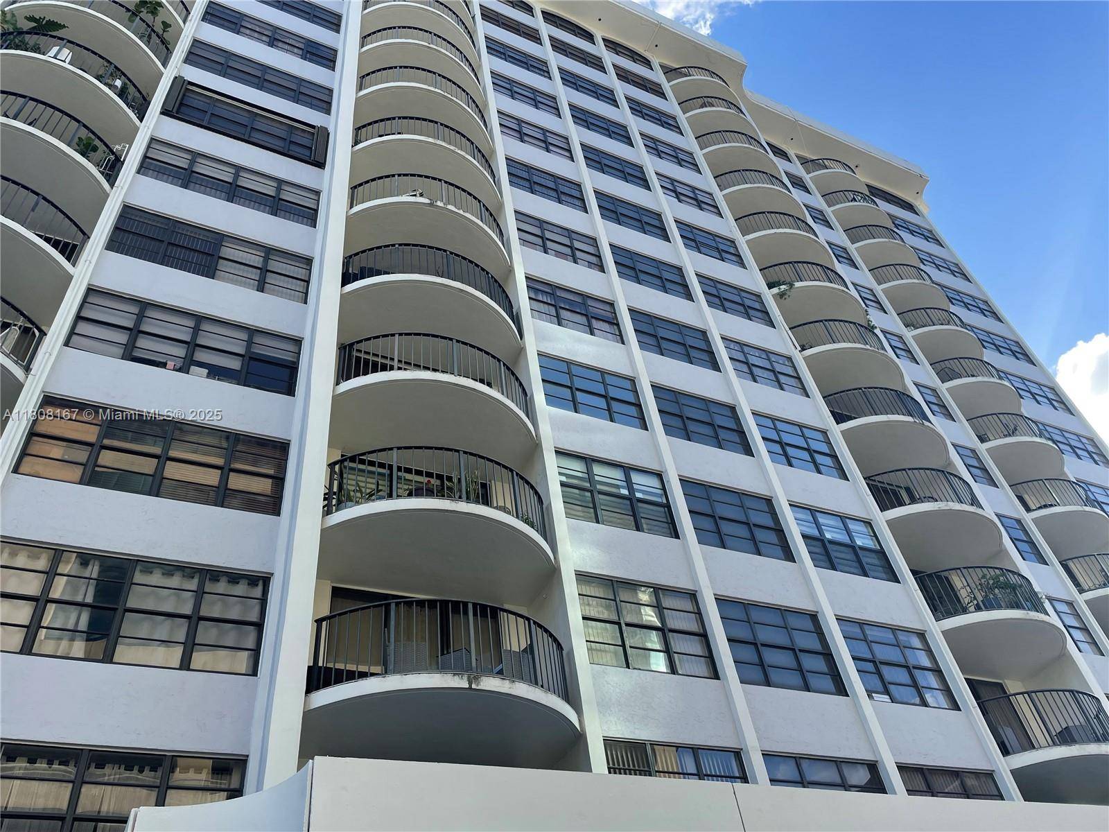 Coral Gables, FL 33134,66 Valencia Ave #PH1C