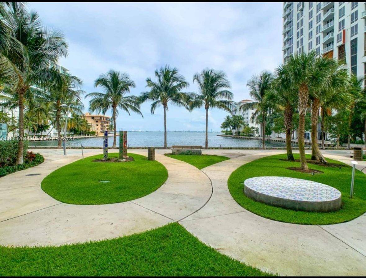 Miami, FL 33137,460 NE 28th St #1607