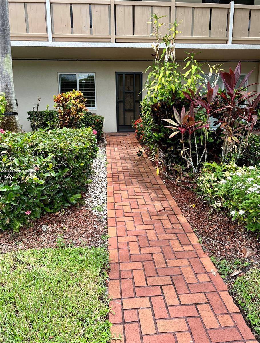 Delray Beach, FL 33446,14360 Strathmore Ln #102