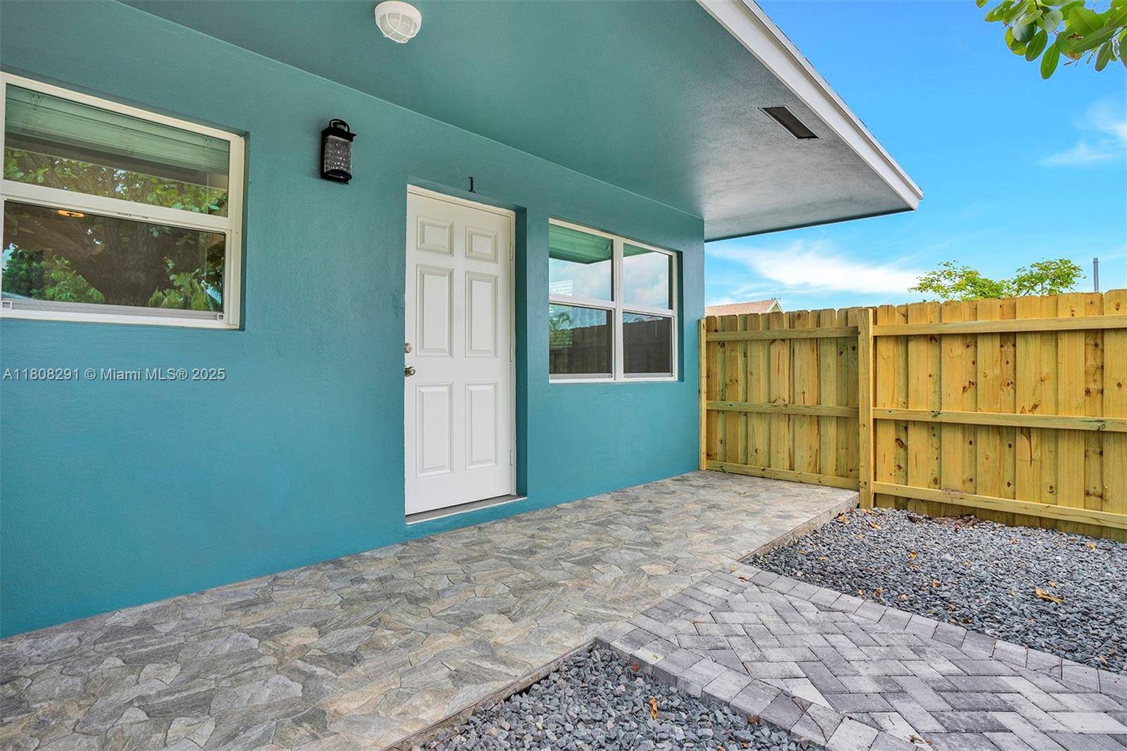 Lake Worth, FL 33460,929 S N St #4