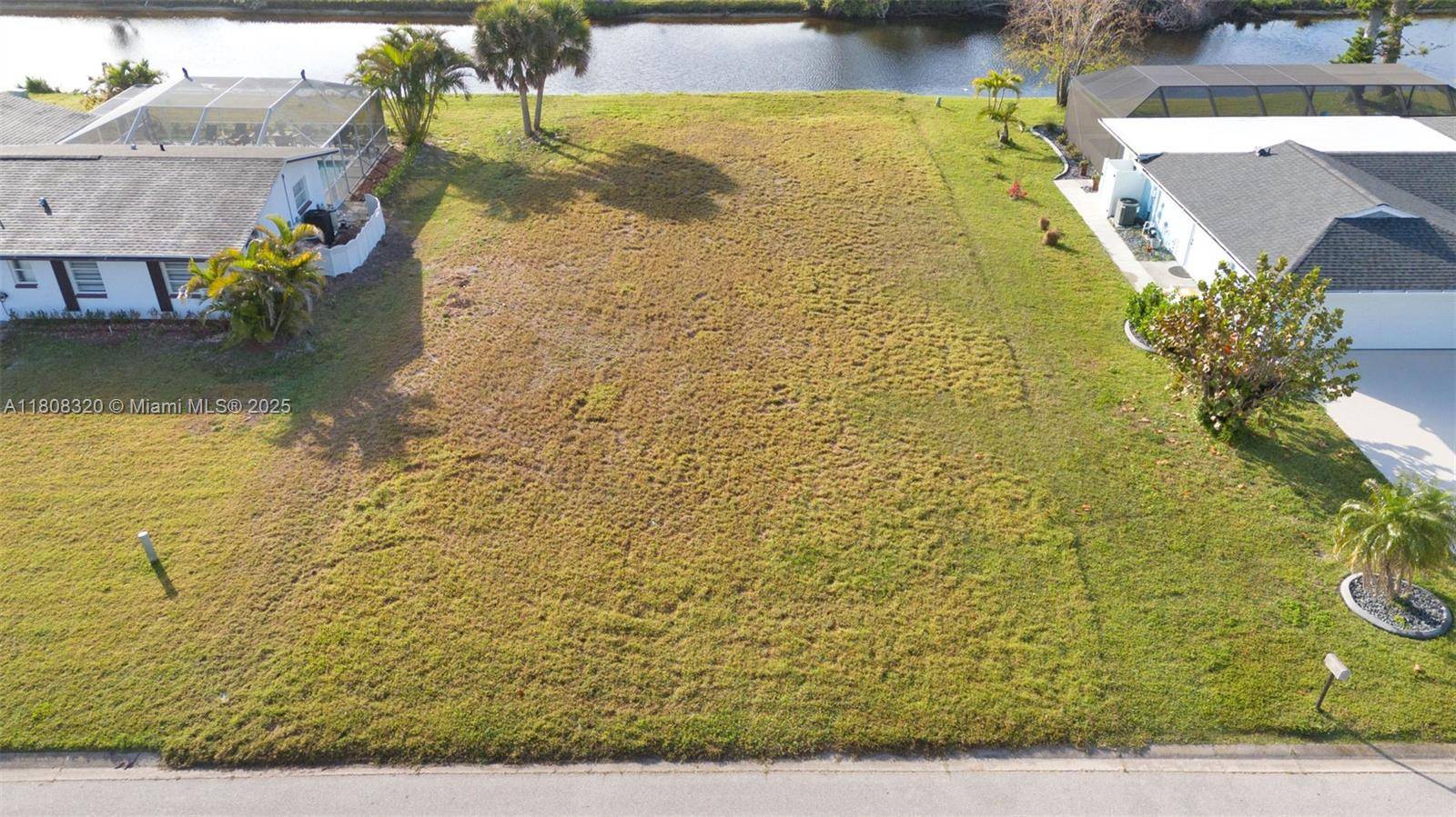 Port Charlotte, FL 33947,101 Caddy Rd