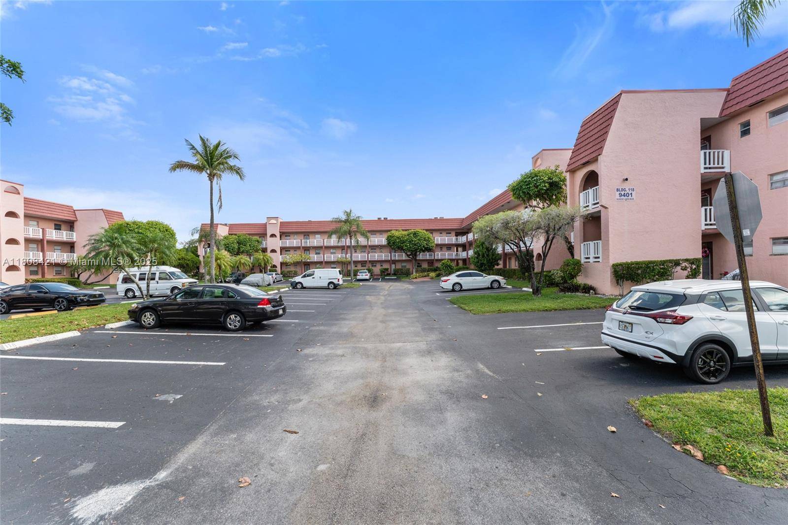 Sunrise, FL 33322,9401 Sunrise Lakes Blvd #307