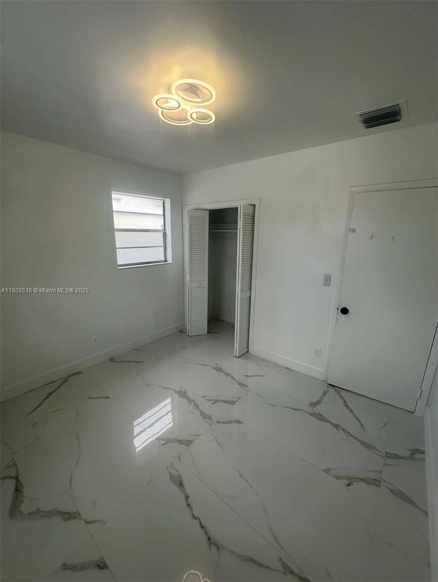 Miami, FL 33177,19727 SW 118th Pl #A