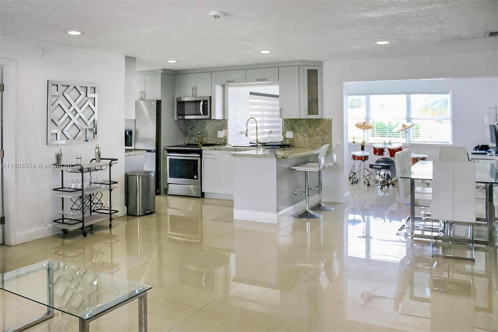 Pembroke Pines, FL 33024,9400 NW 13th St