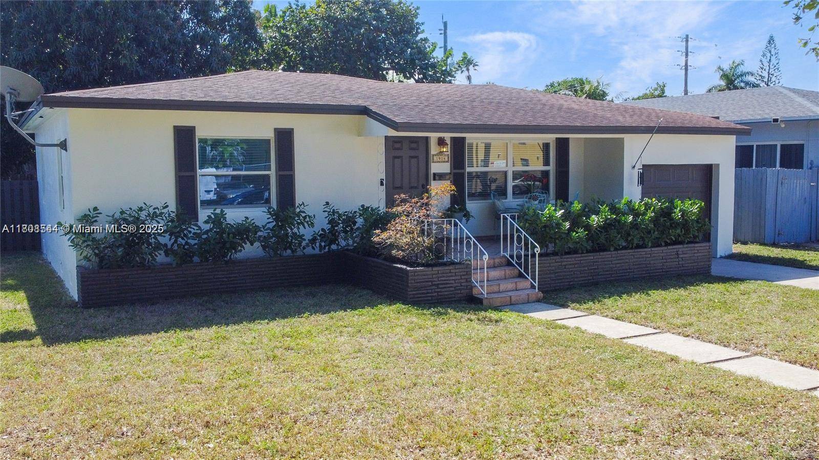 Hollywood, FL 33020,1914 Rodman St