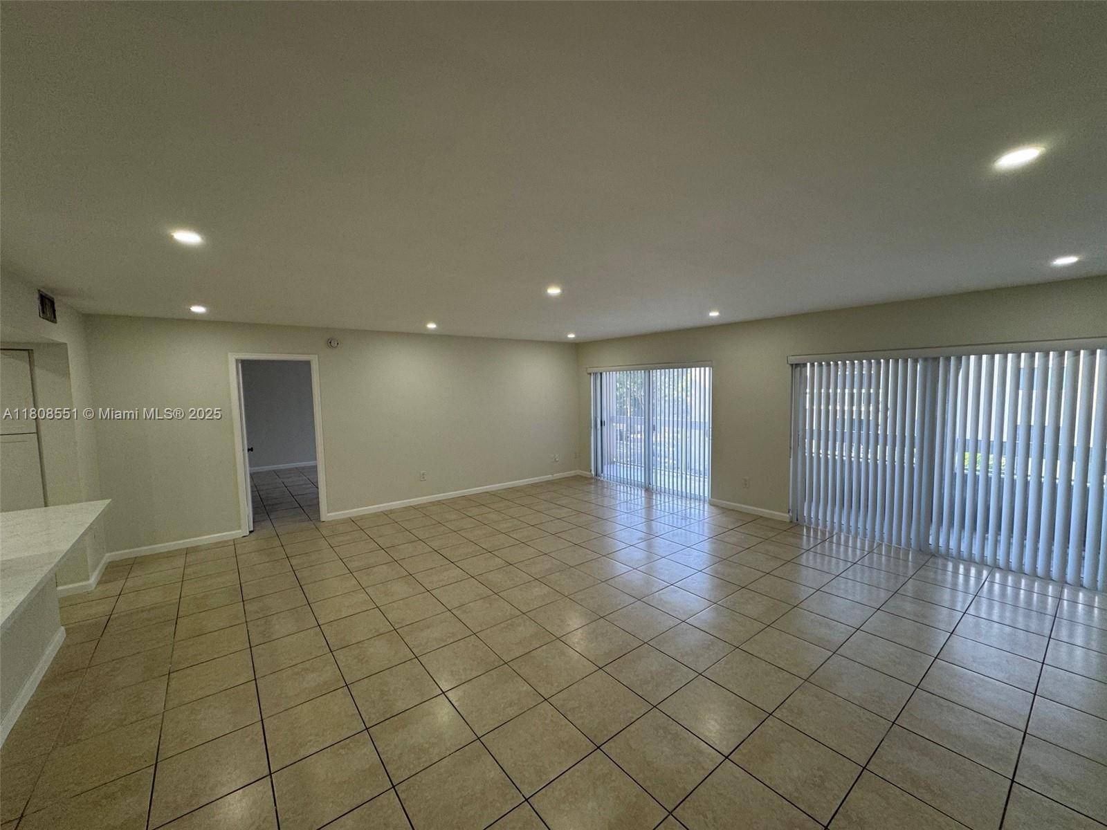 Miami, FL 33143,7700 Camino Real #D-311