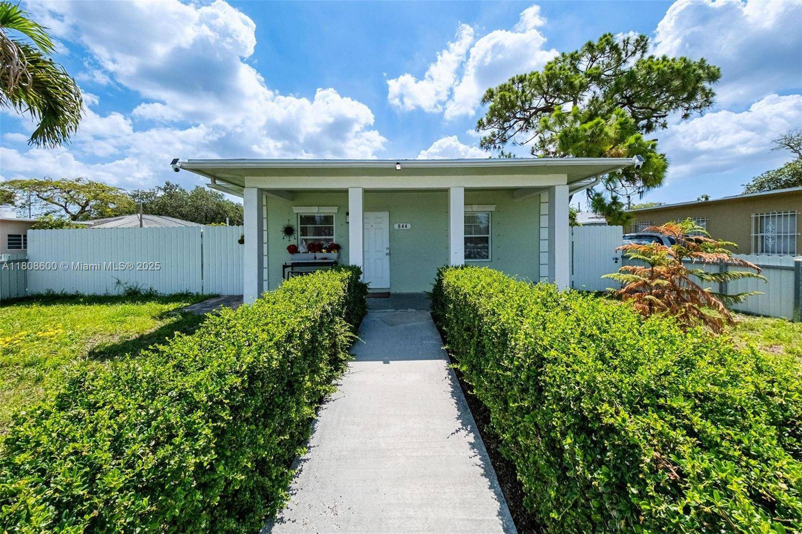 Fort Lauderdale, FL 33311,844 NW 15th Ave