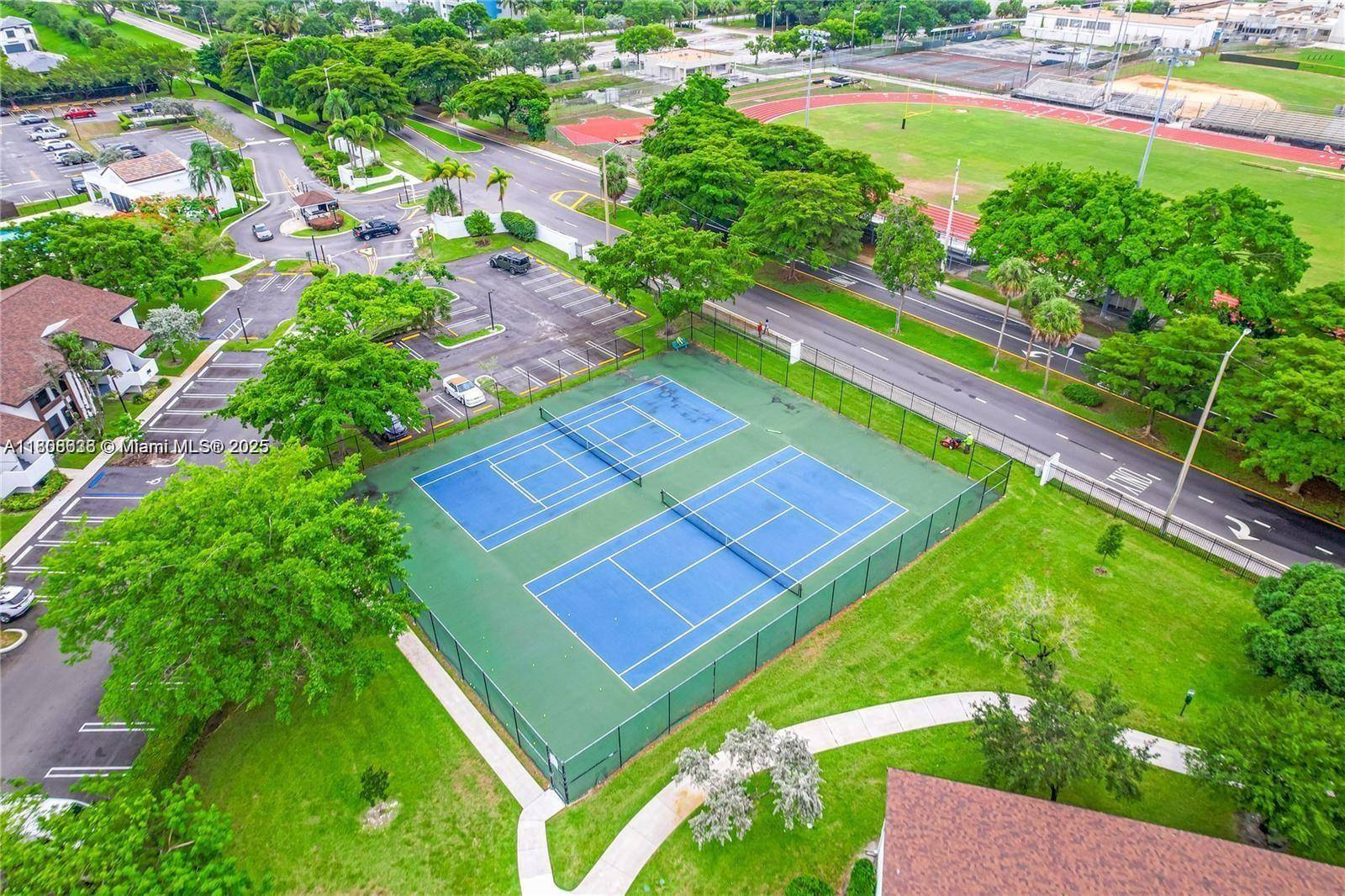 Oakland Park, FL 33309,210 SW Lake Pointe Dr #109
