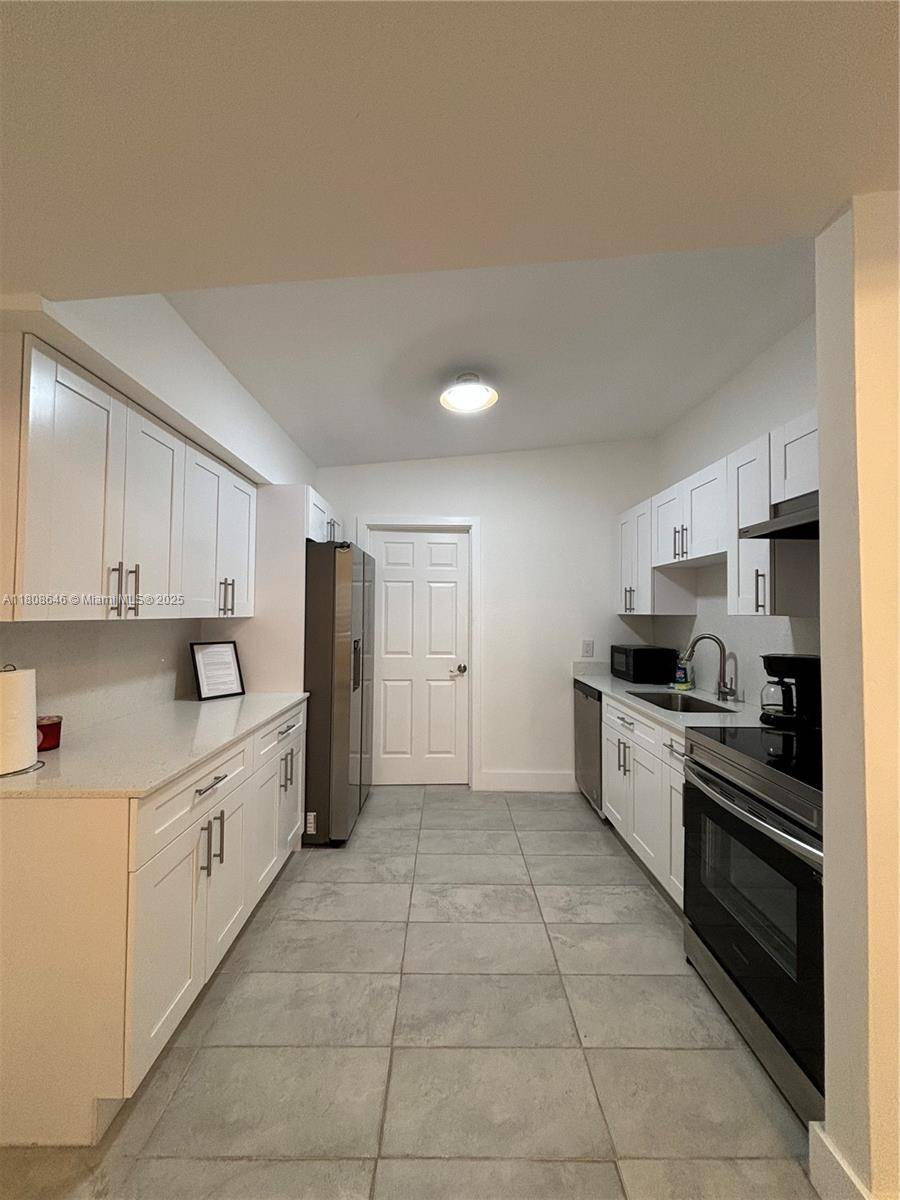 North Miami, FL 33168,13725 NW 4th Ct