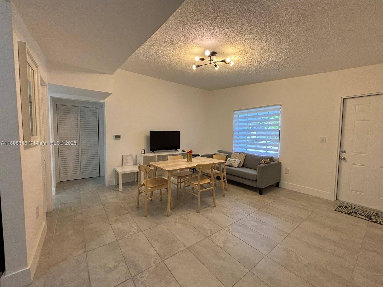 North Miami, FL 33168,13725 NW 4th Ct