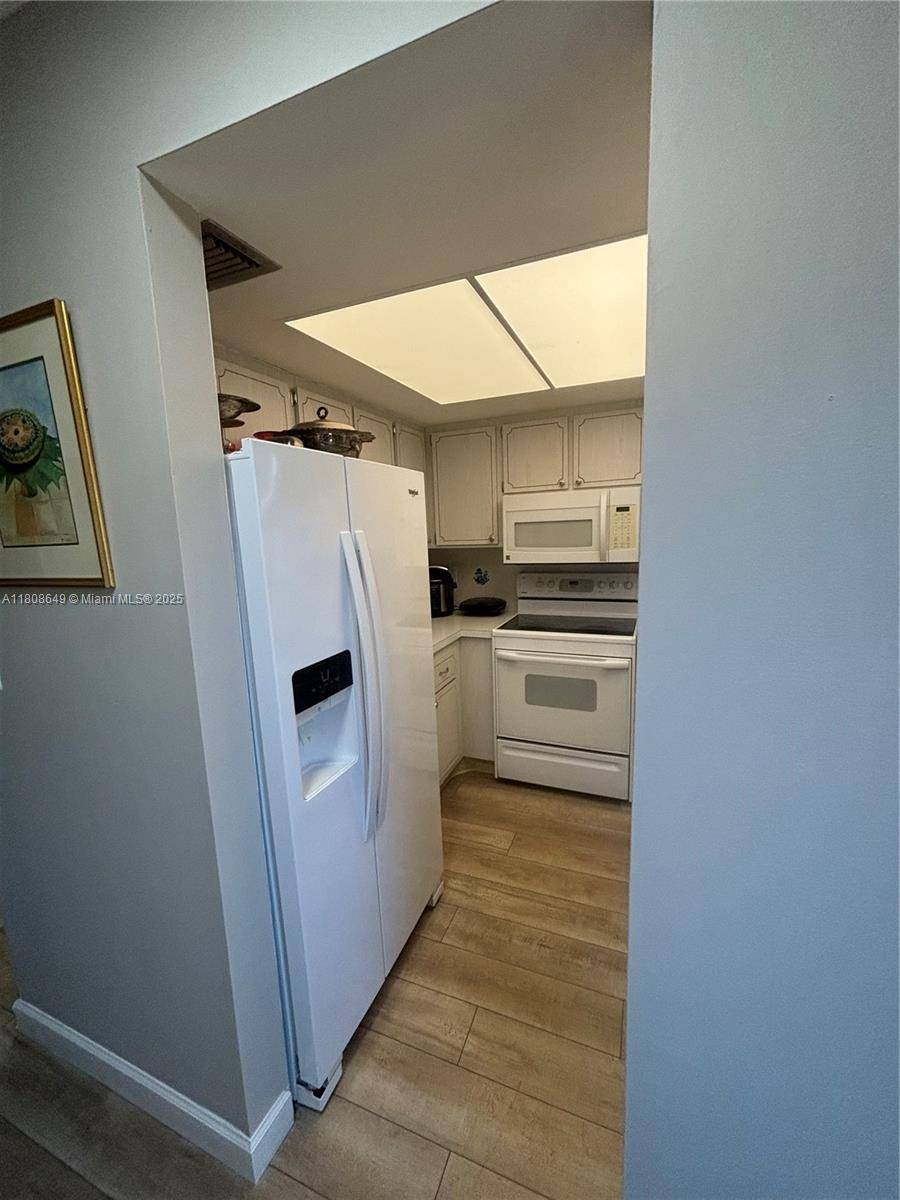 Stuart, FL 34996,2929 SE Ocean Blvd #125-3
