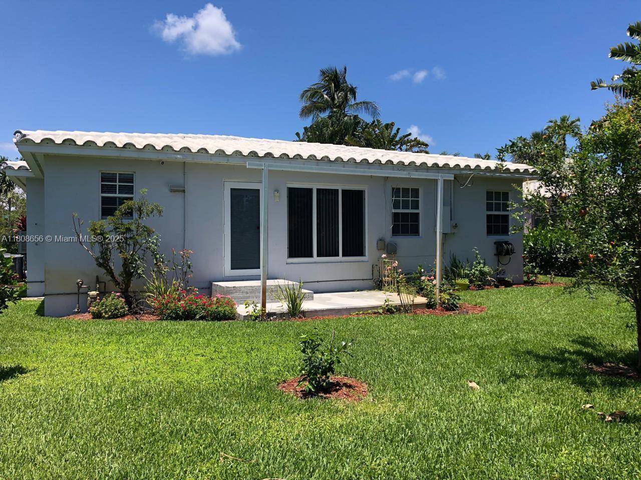 Hollywood, FL 33020,1538 Funston St