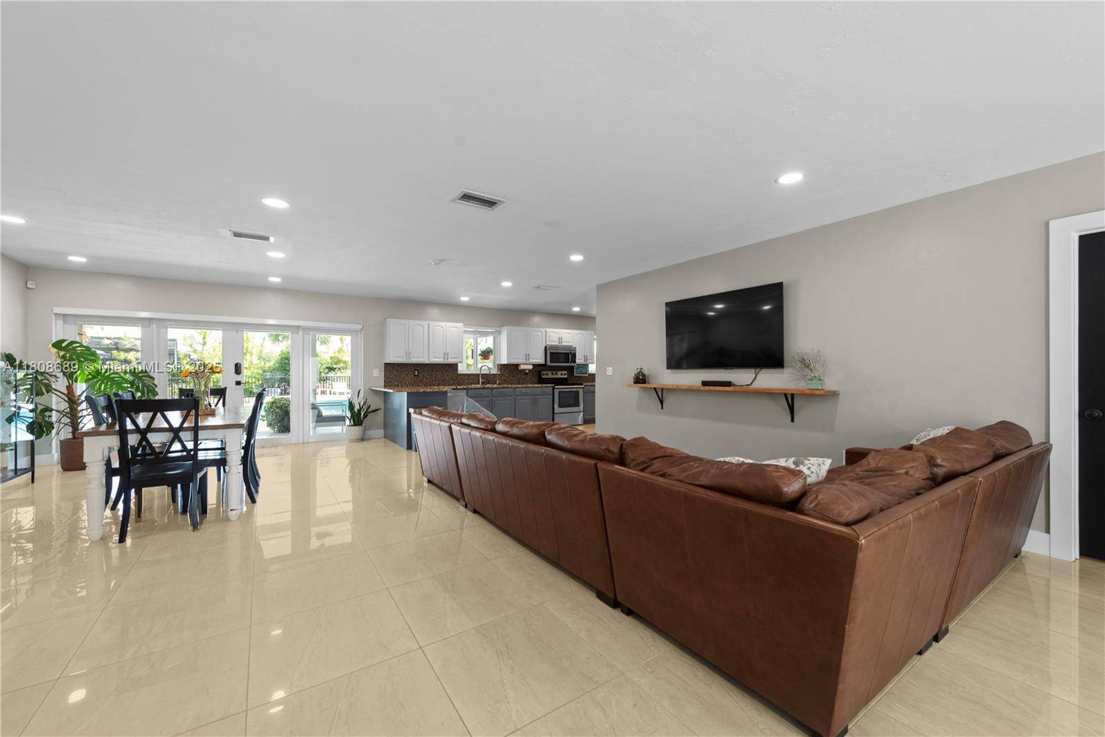Homestead, FL 33031,19525 SW 272nd St