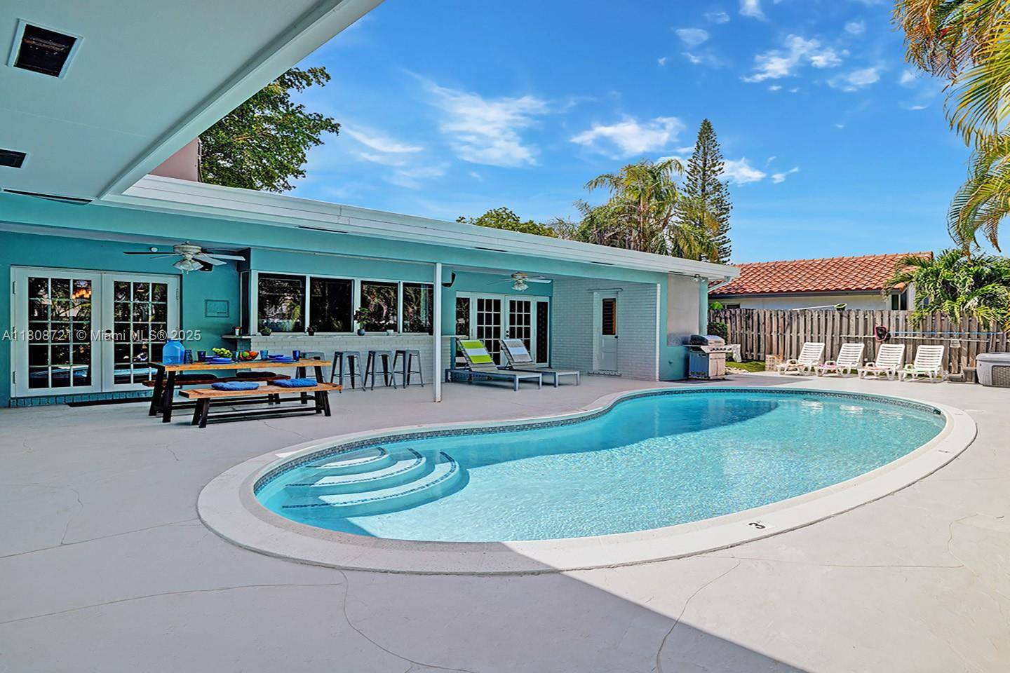 Hollywood, FL 33019,1245 Wiley St