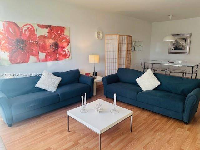 Bal Harbour, FL 33154,10275 Collins Ave #223