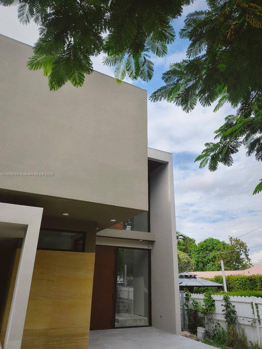 Miami, FL 33129,234 SW 22nd Rd