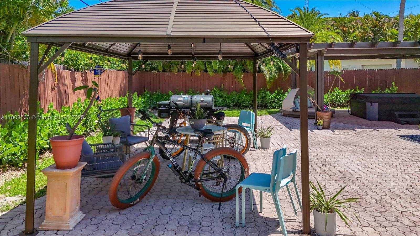 Oakland Park, FL 33334,1715 NE 38th St