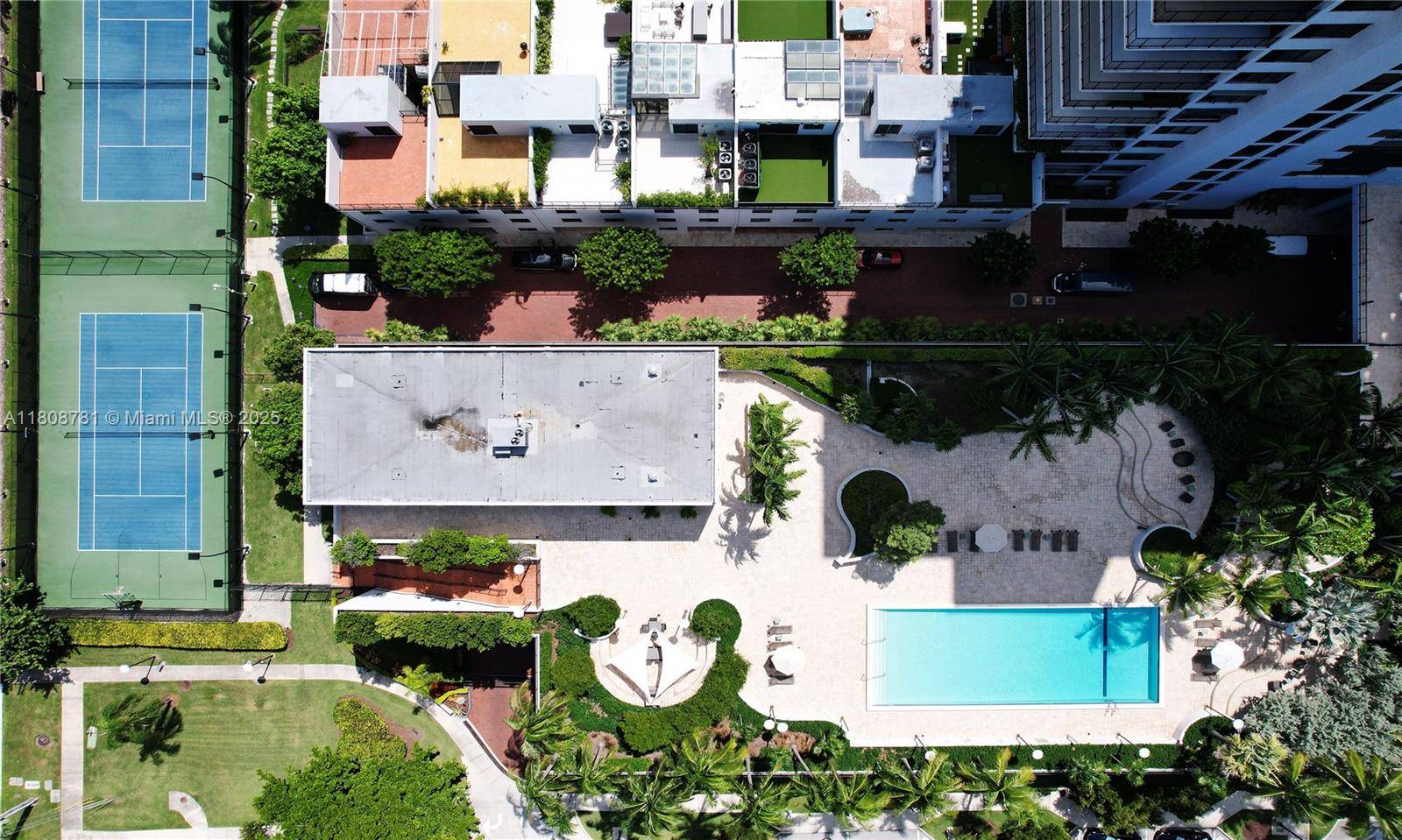 Miami, FL 33139,1000 Venetian Way #114