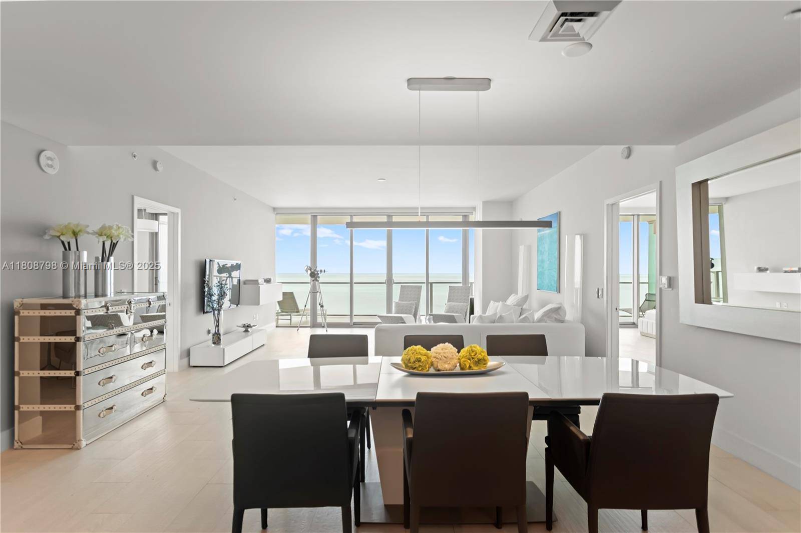 Key Biscayne, FL 33149,350 Ocean Dr #904N