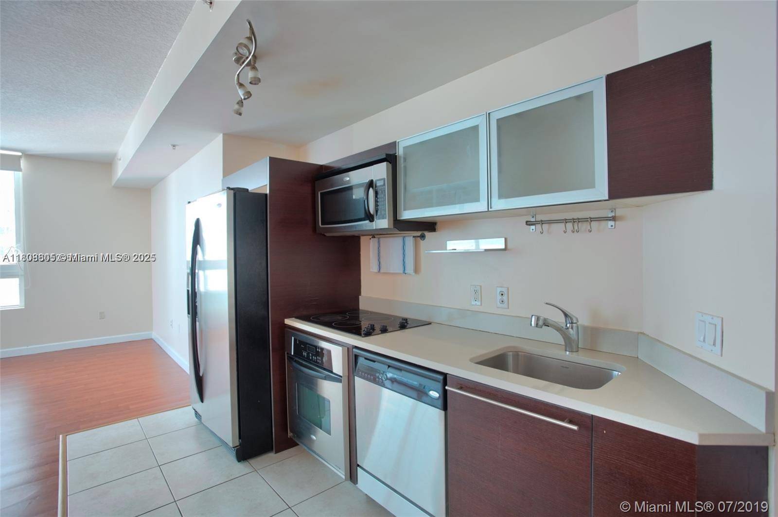 Miami, FL 33132,1900 N Bayshore Dr #2005