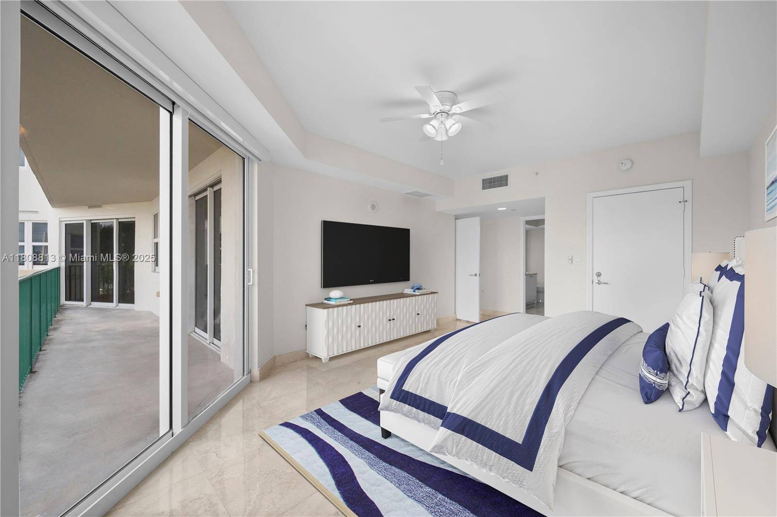 Aventura, FL 33180,19900 E Country Club Dr #706