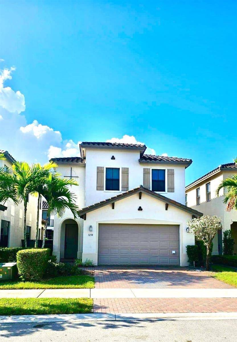 Hialeah, FL 33018,3238 W 97th St #3238