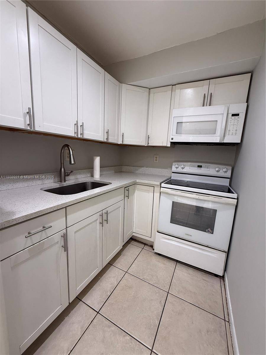 Miami, FL 33126,4705 NW 7th St #203-7
