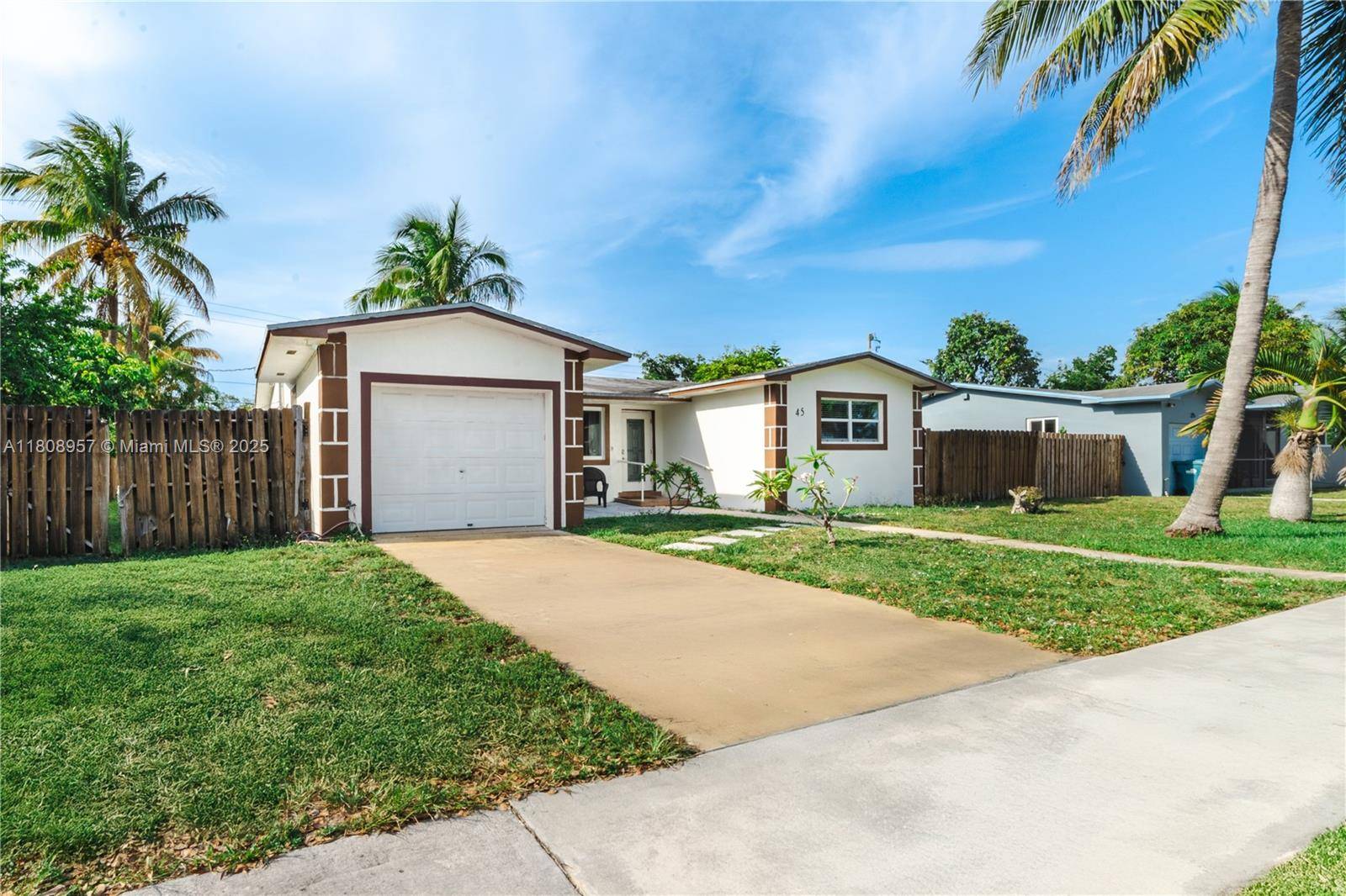 Miami Gardens, FL 33169,45 NW 188th St