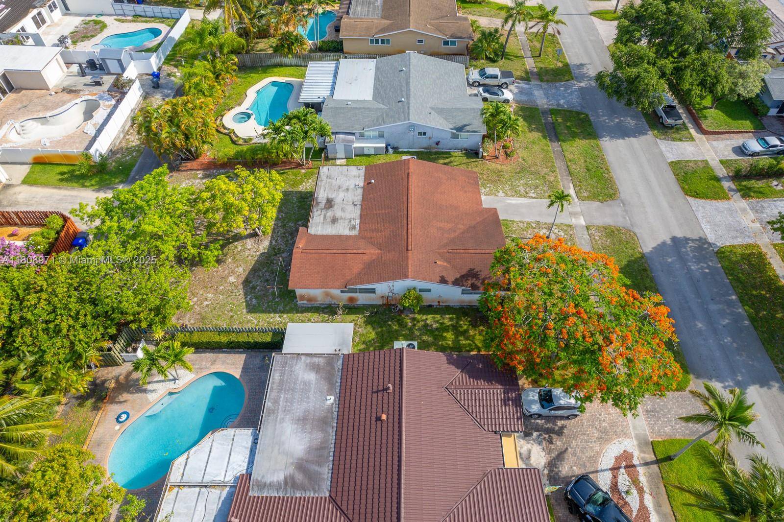 Hollywood, FL 33021,2000 N 52nd Ave