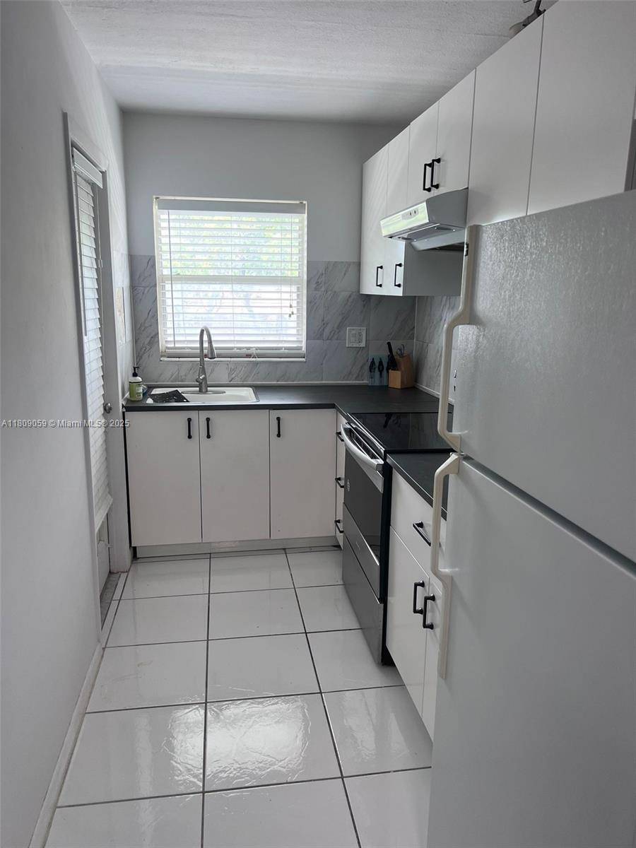 Hollywood, FL 33020,1425 Arthur St #302A