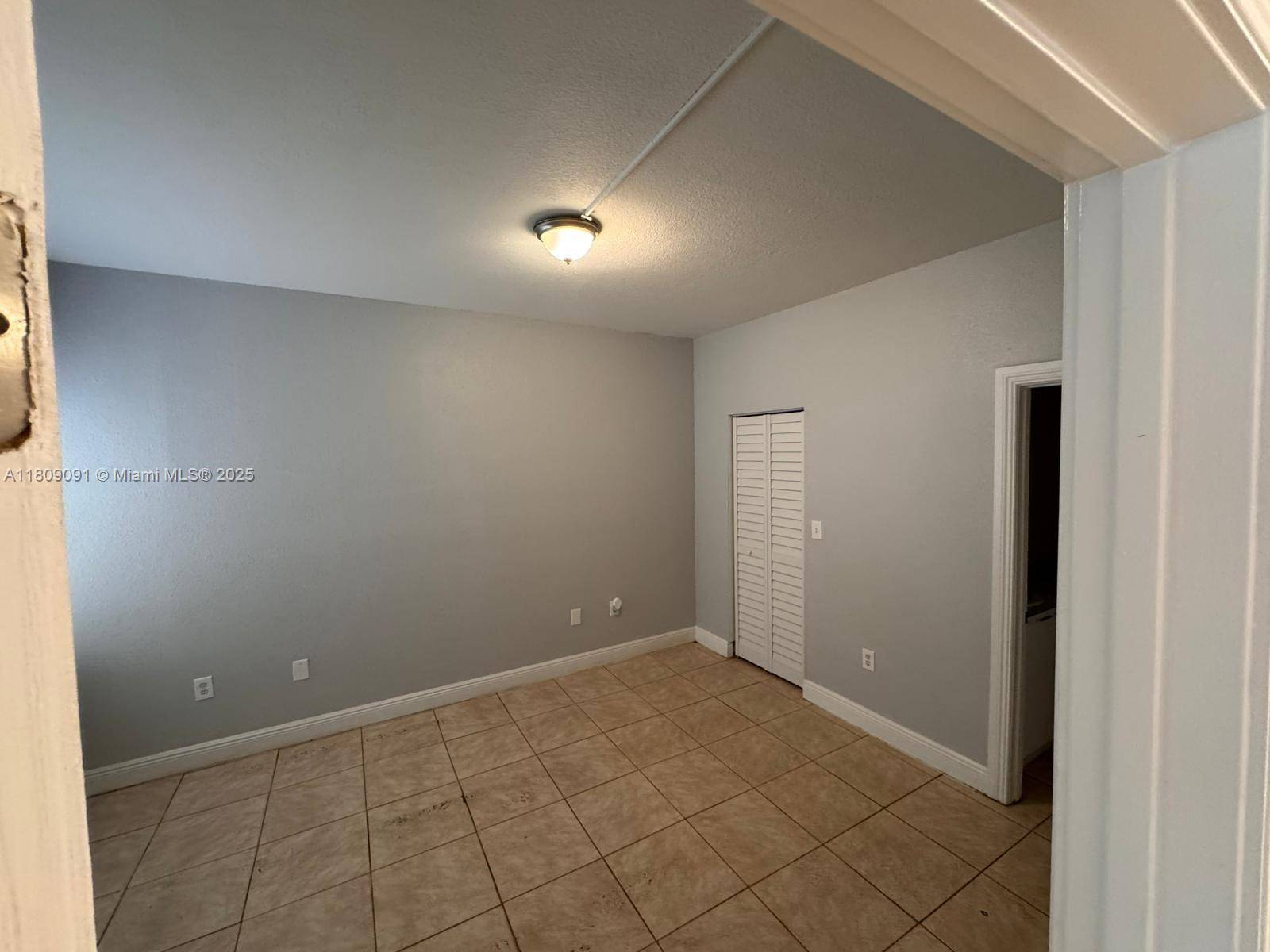 Pembroke Pines, FL 33024,2061 NW 96th Ter #12E