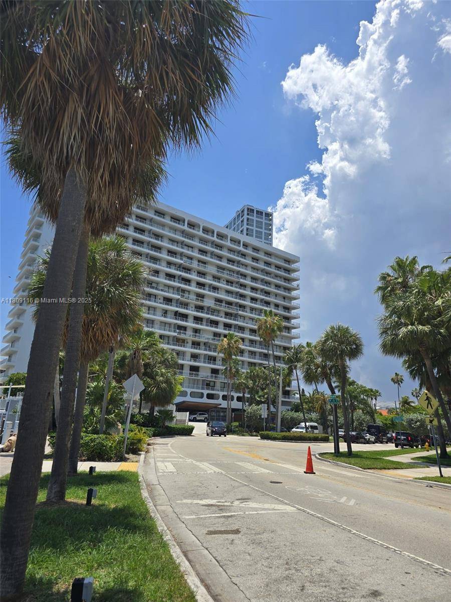 Miami, FL 33129,200 SE 15th Rd #6B