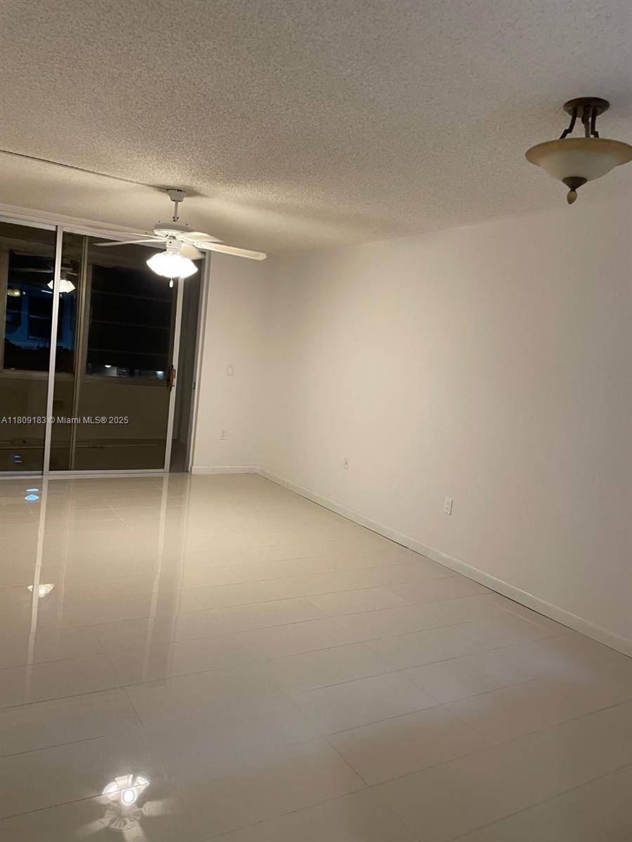 Margate, FL 33063,6850 R O Y A L PALM Bl #209-G