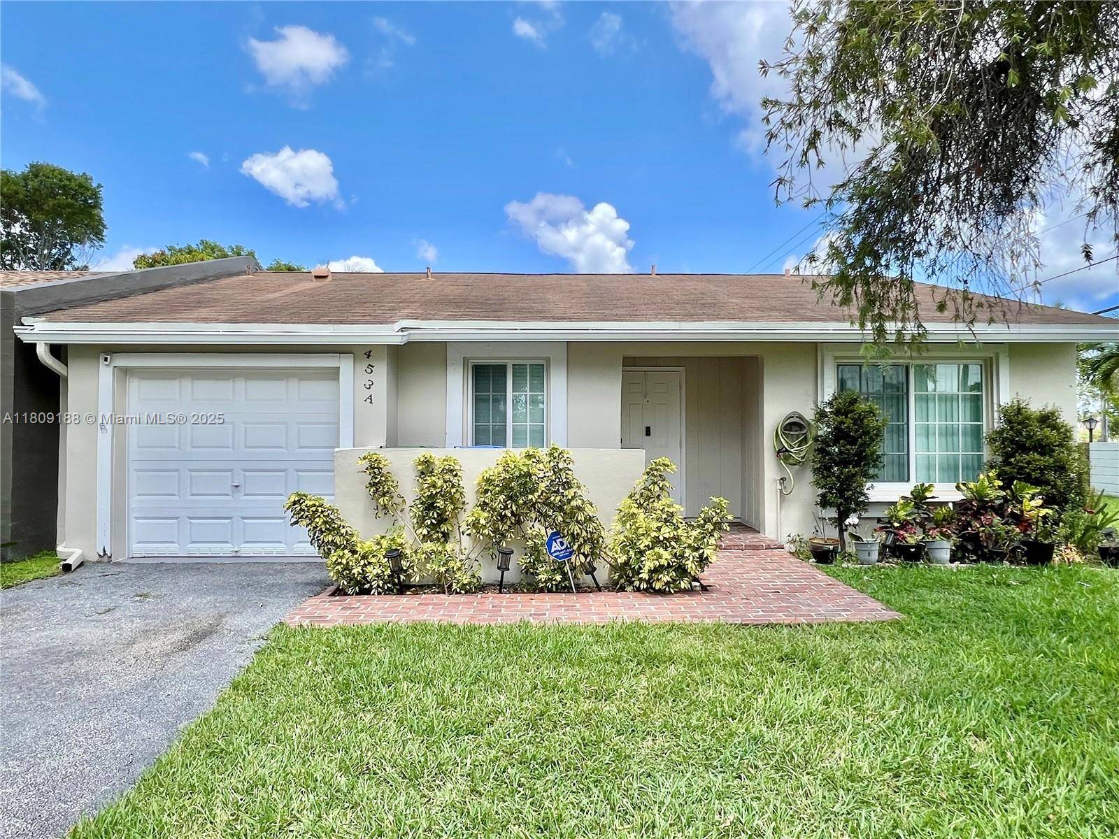 Margate, FL 33063,453 Lakewood Cir #A