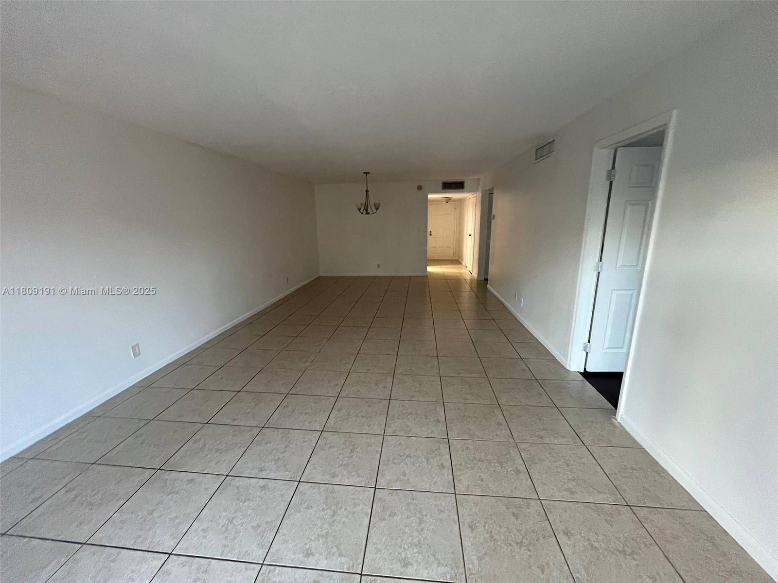 Lauderhill, FL 33319,6361 N Falls Cir Dr #211