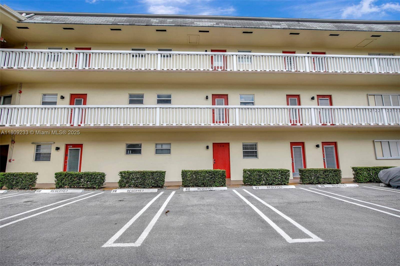 Lauderhill, FL 33313,4441 NW 16th St #J108