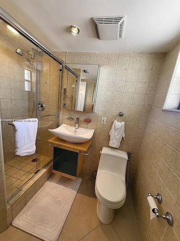 Miami Beach, FL 33141,7300 Wayne Ave #416