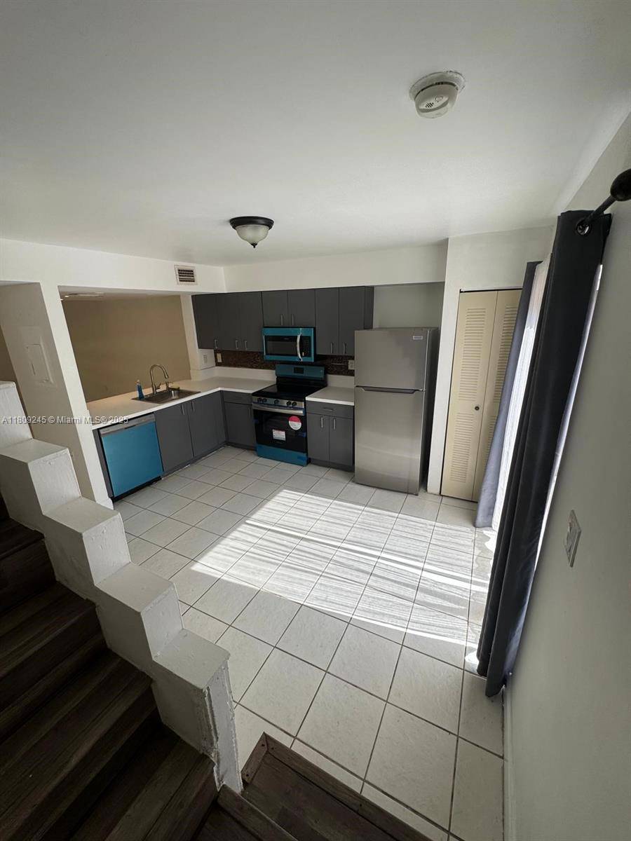Miami, FL 33193,14910 SW 82nd Ter #15-207