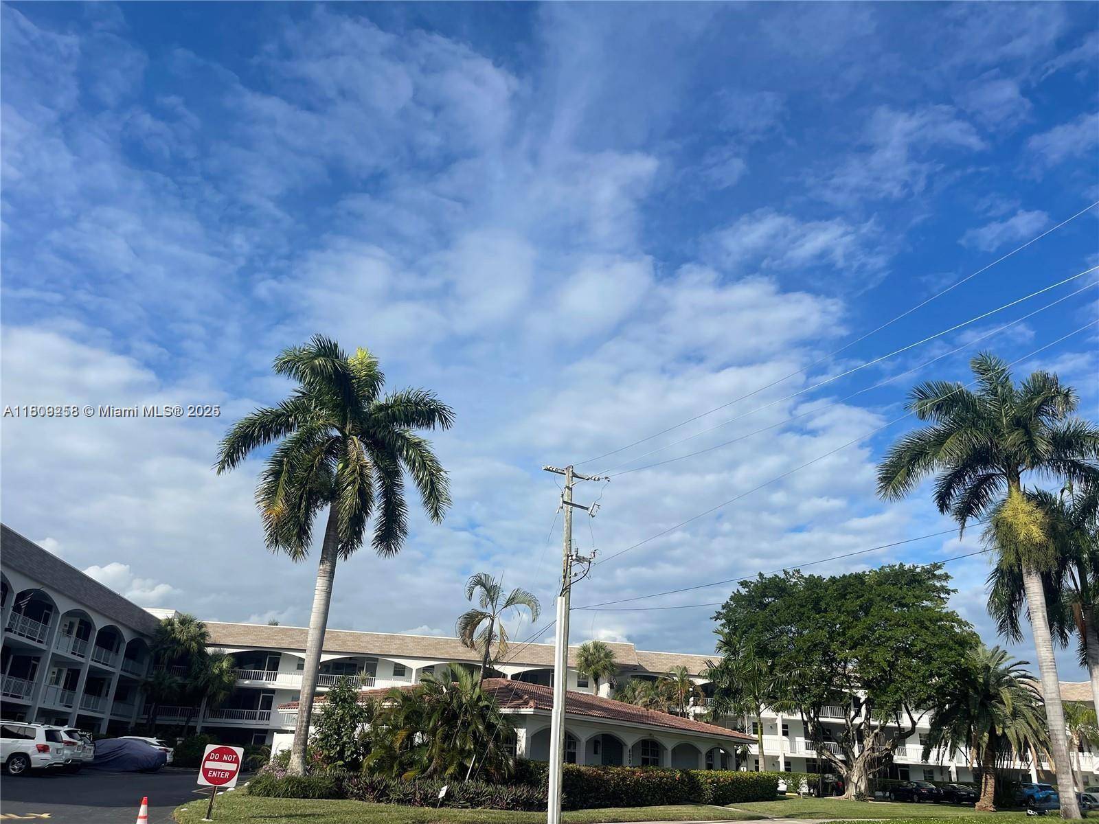Hallandale Beach, FL 33009,501 Blue Heron Dr #319-A